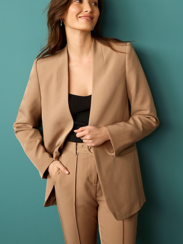 Kamelbraun - Figurbetonter Blazer ohne Revers - Bild 1 von 5