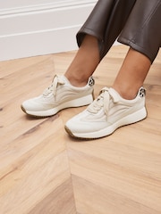Off White - Športni copati z debelim podplatom in panelnim detajlom Forever Comfort® - Slika 1 iz 6