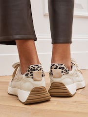 Off White - Športni copati z debelim podplatom in panelnim detajlom Forever Comfort® - Slika 2 iz 6