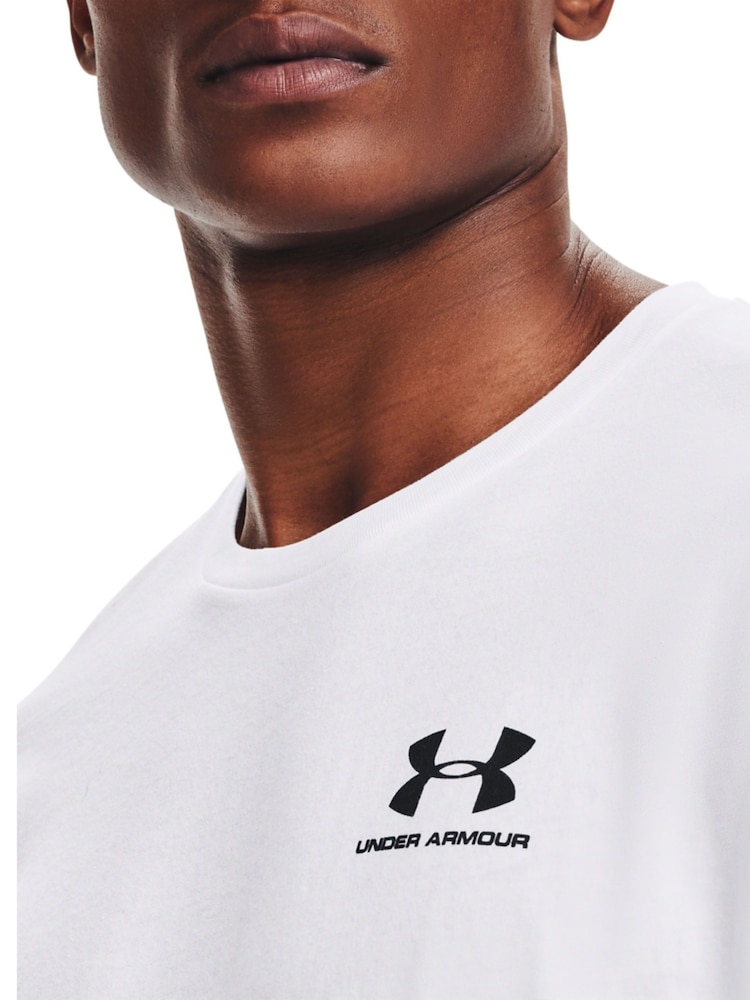 Blanco - Camiseta deportiva con logo en la parte izquierda del pecho de Under Armour - Imagen 4 de 4 Blanco - Camiseta deportiva con logo en la parte izquierda del pecho de Under Armour - Imagen 4 de 4