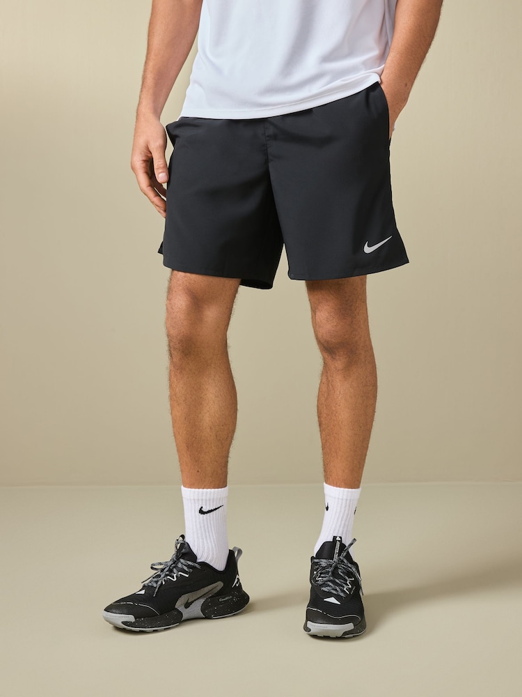 Czarny - 7 cale - Nike Challenger Dri-FIT 7 inch Briefs Lined Running Shorts - Image 1 of 7