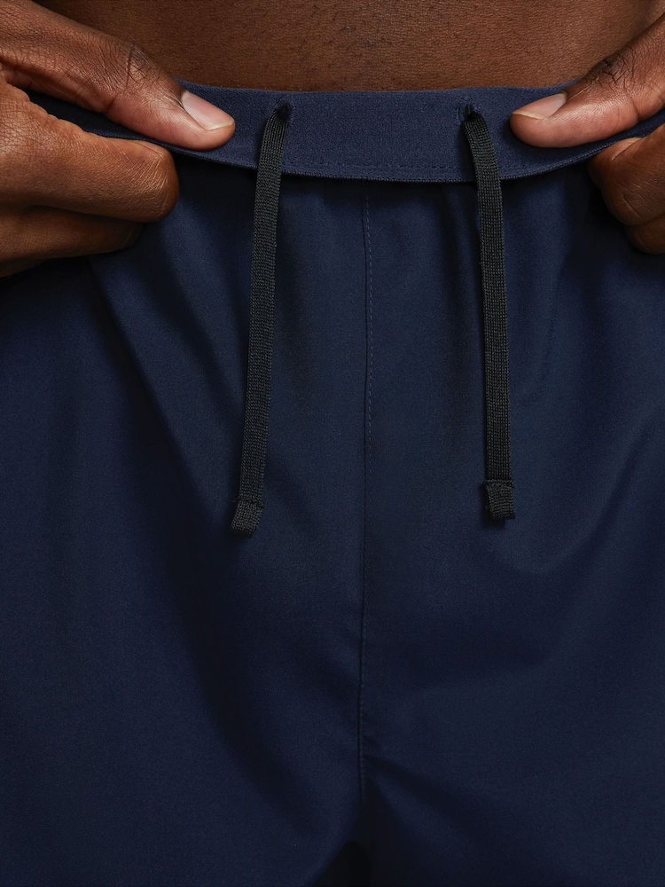 Nike Obsidian 7 Inch Challenger Dri-FIT 7 inch Briefs Lined Running Shorts - Image 6 of 12