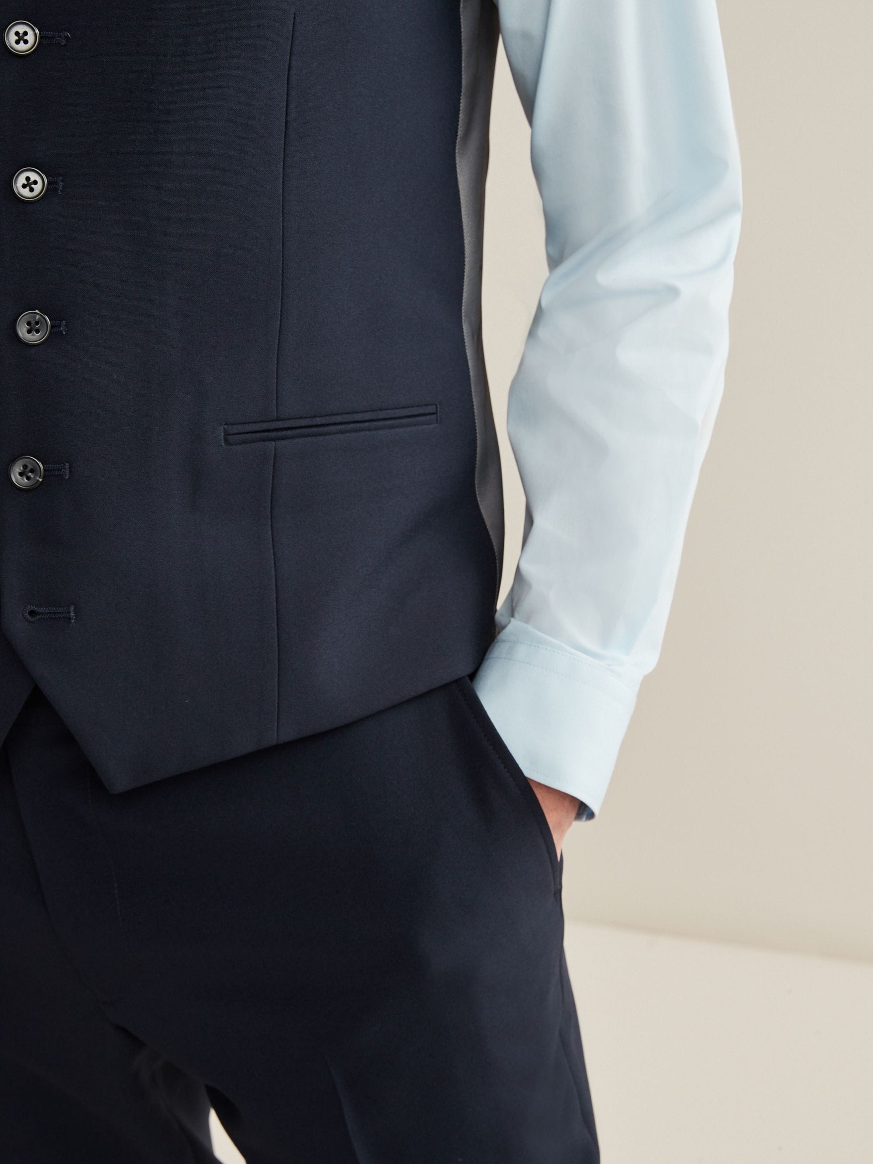 Next：日本 ネイビー ブルー - レギュラーフィット エッセンシャル