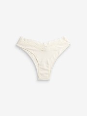 Marineblau/Aquablau/Violett/Creme - Slips aus Baumwollmischung mit Spitzenbesatz im 4er-Pack - Bild 6 von 9