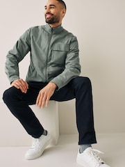 Salbeigrün - Wasserabweisende Jacke mit Trichterkragen - Bild 4 von 10