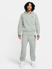 Grün - Nike Tech Fleece-Kapuzensweatshirt - Bild 3 von 10