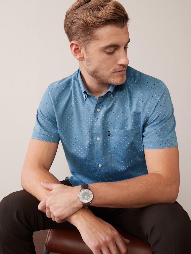 Blauer Print - Regular Fit Kurzarm-Shirt - Bügelleichtes, kurzärmeliges Oxford-Hemd mit Knopfleiste am Kragen - Bild 2 von 5