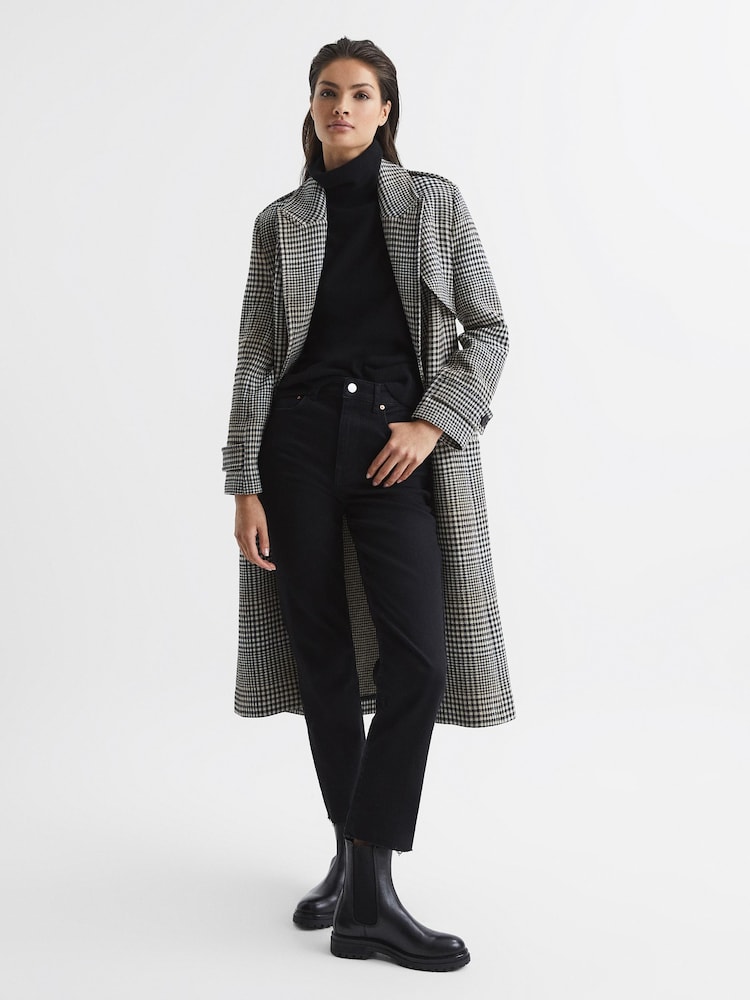 Reiss Black Thea Boots Leather Pull On Chelsea Boots - Image 2 of 6 Reiss Black Thea Boots Leather Pull On Chelsea Boots - Image 2 of 6