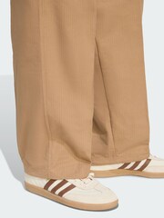 adidas Originals Cream Trefoil Essentials Woven Trousers - Image 2 of 5