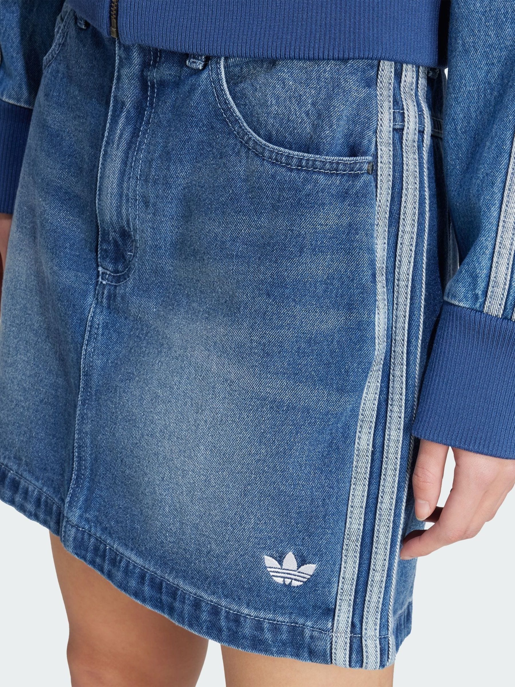 Next：日本 adidas Original アディカラー 3-ストライプ デニム ミニ