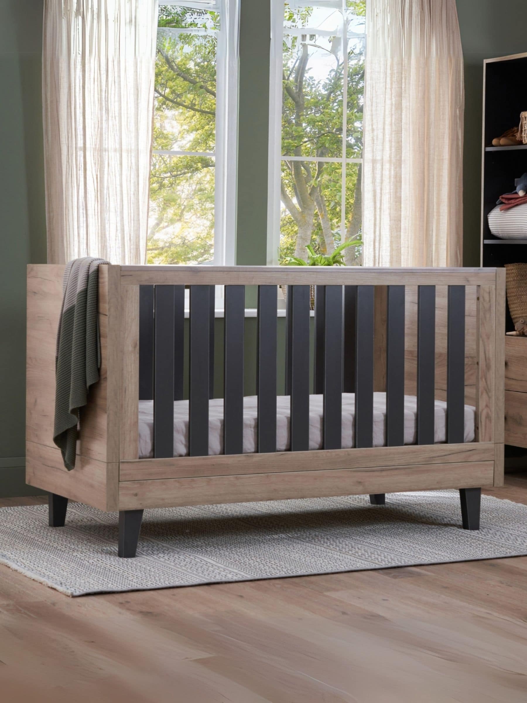 Tutti Bambini Unisex Infant Distressed Oak Slate Grey Como Cot Bed - Image 1