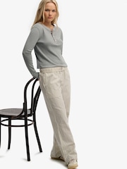 Grau - Superdry Athletic Essential Langarm-Button-Down-Top - Bild 4 von 7