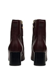 Radley Red Victoria Gardens Heeled Lace-Up Boots - Imagen 3 de 3