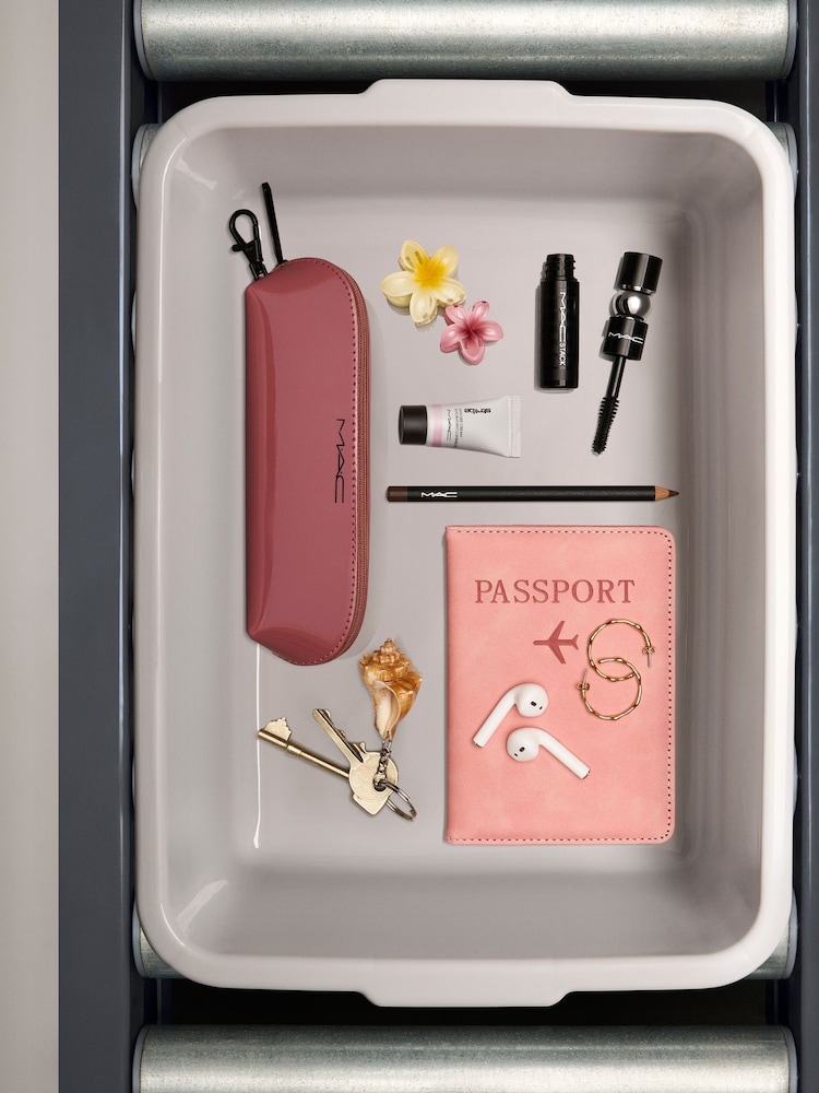 MAC Makeup Gift Set (Worth £42) - Image 2 of 2 MAC Makeup Gift Set (Worth £42) - Image 2 of 2