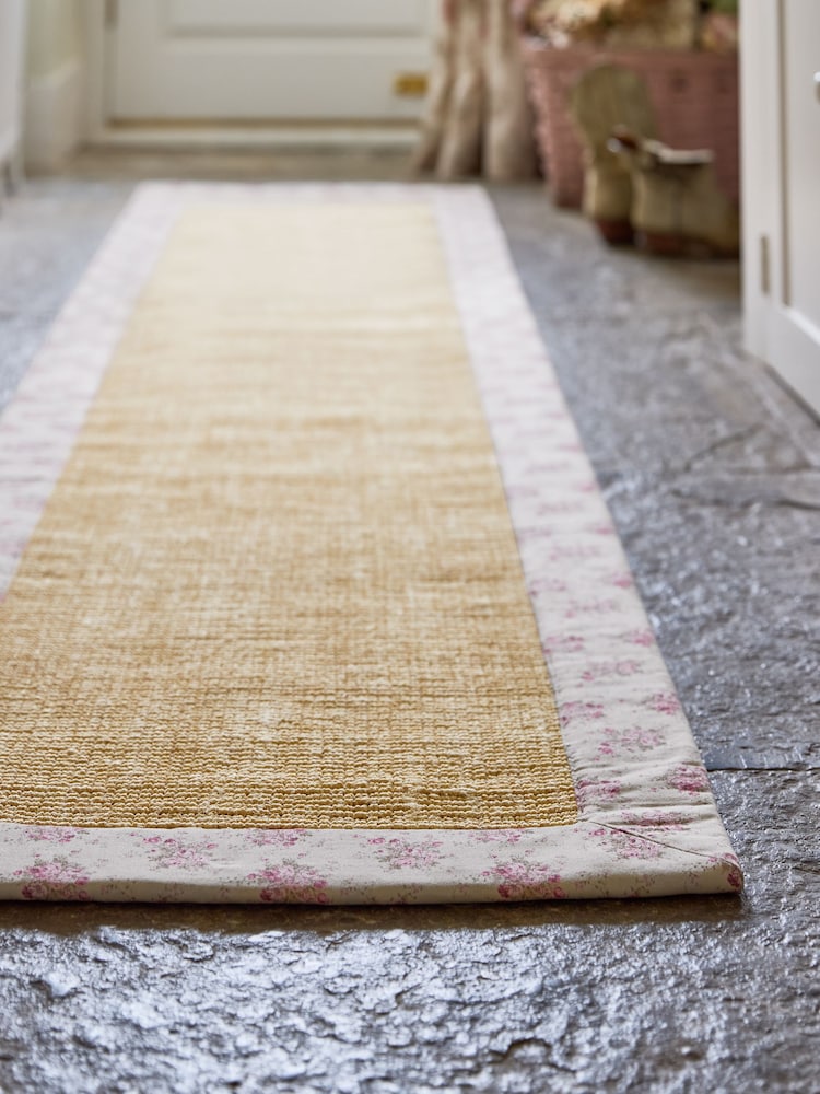 Shabby Chic by Rachel Ashwell® Pink Floral Border Sisal Flatweave Runner - Image 2 of 4
