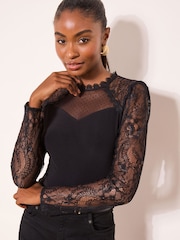 رداء علوي دانتيل بكم طويل من Lipsy - Image 2 of 4