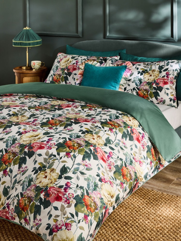 Clarke and Clarke Green Bloom Spring 200 Thread Count Duvet Cover and Pillowcase Set - Image 2 of 5