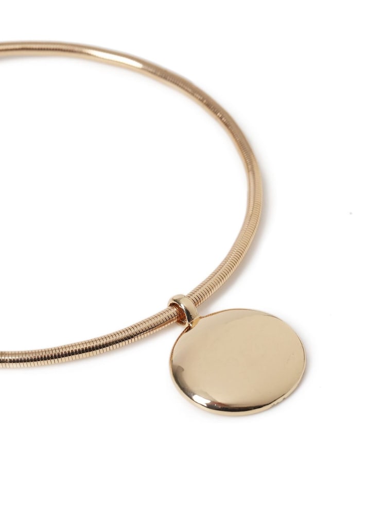 Aela Gold Tone Metal Circle Torque Necklace - Obraz 2 z 2