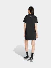 فستان بتصميم قميص Teamgeist من تشكيلة Adicolor من adidas Originals - صورة 2 من 6