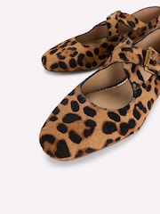 Boden Brown Cross Strap Mary Jane Shoes - Image 5 of 6