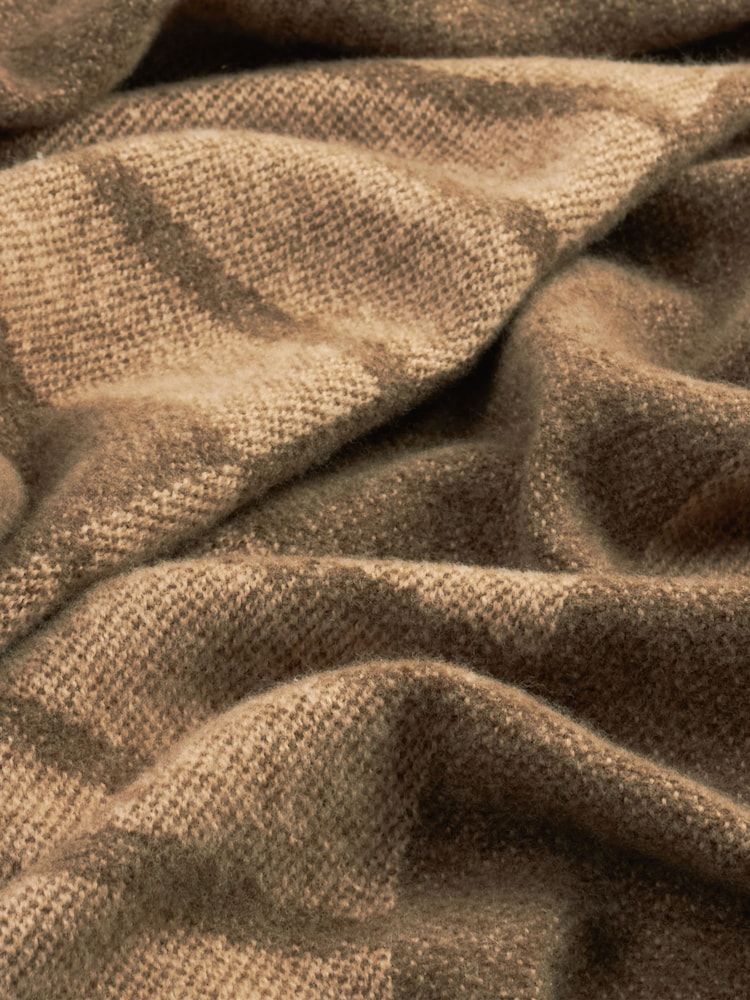 Yard Brown Harlech Woven Reversible Throw - Image 6 of 6