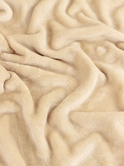 Furn Natural Harrow Fleece Throw - Image 3 of 3