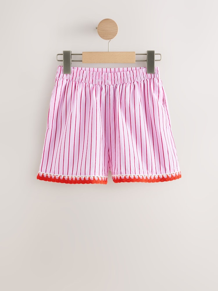 Roz/Roșu Dungi - Pantaloni scurți cu garnitură croșetată (3-16ani) - Imaginea 1 din 4