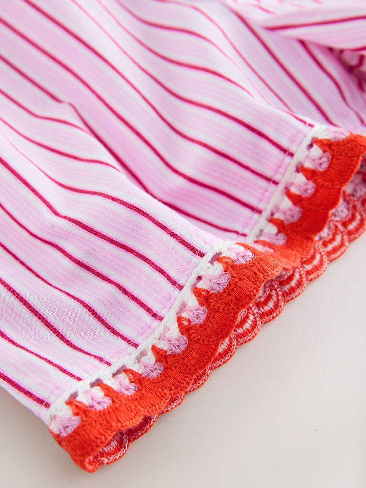 Roz/Roșu Dungi - Pantaloni scurți cu garnitură croșetată (3-16ani) - Imaginea 4 din 4