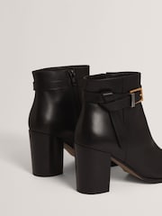 Ted Baker Cleonna - Belt Detail Heeled Ankle Boots - Imagem 6 de 6