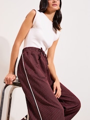 Μπορντό - Friends Like These Ριγέ Παντελόνι με λάστιχο στη μέση Φαρδιάς γραμμής - Εικόνα 4 του 5