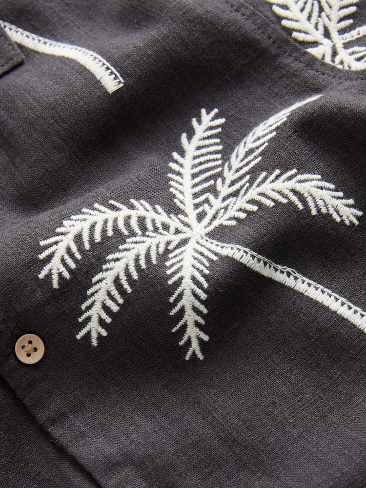 Black Palm Embroidery - Cămașă cu guler revere și mânecă scurtă (3-16ani) - Imaginea 4 din 4 Black Palm Embroidery - Cămașă cu guler revere și mânecă scurtă (3-16ani) - Imaginea 4 din 4