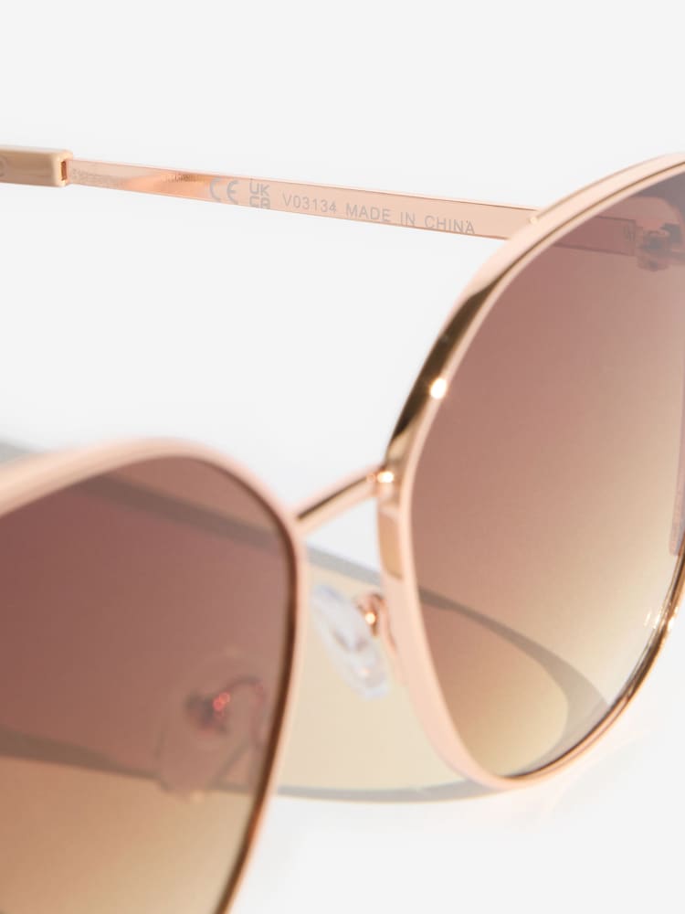 Love & Roses Gold Metal Frame Classic Cat Eye Sunglasses - Image 5 of 5