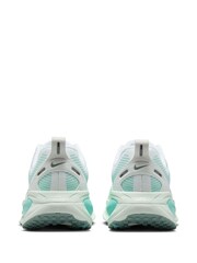 Nike White/Aqua Vomero 18 Road Running Trainers - Image 4 of 8