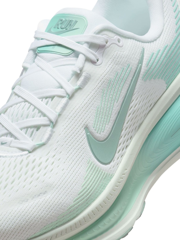 Nike White/Aqua Vomero 18 Road Running Trainers - Image 8 of 8