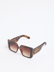 بني - نظارة شمسية مربعة كبيرة الحجم وسميكة من Friends Like These - صورة 7 من 7