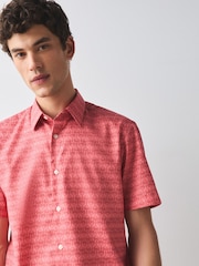 Red Palm Geometric - Cotton Rich Easy Care Print Smart Shirt - Larawan 4 ng 7