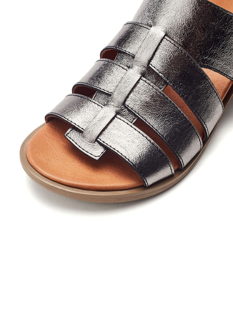 Gris - Moda in Pelle Mere Heeled Footbed Fisherman Sandals - Imagen 4 de 4