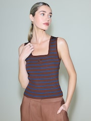 بني شوكولاتة/مخطط أزرق - بلوزة بدون أكمام محبوكة بحواف كروشيه - صورة 3 من 7