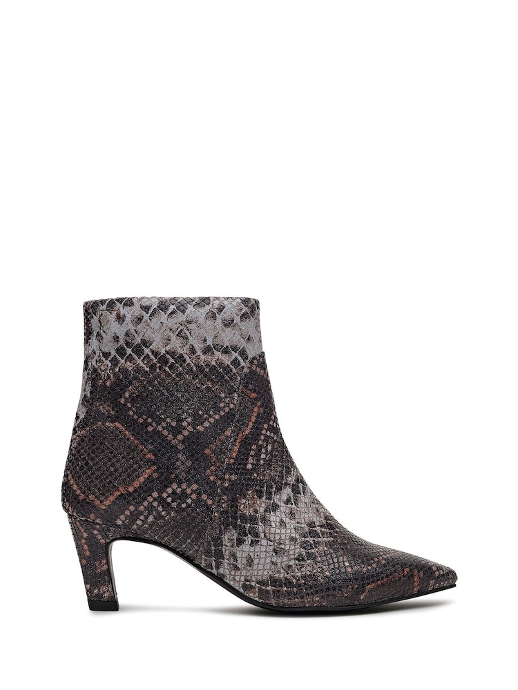 rdeča - Radley Montpellier Parade Clean Curve Heel Boots - Slika 1 iz 3