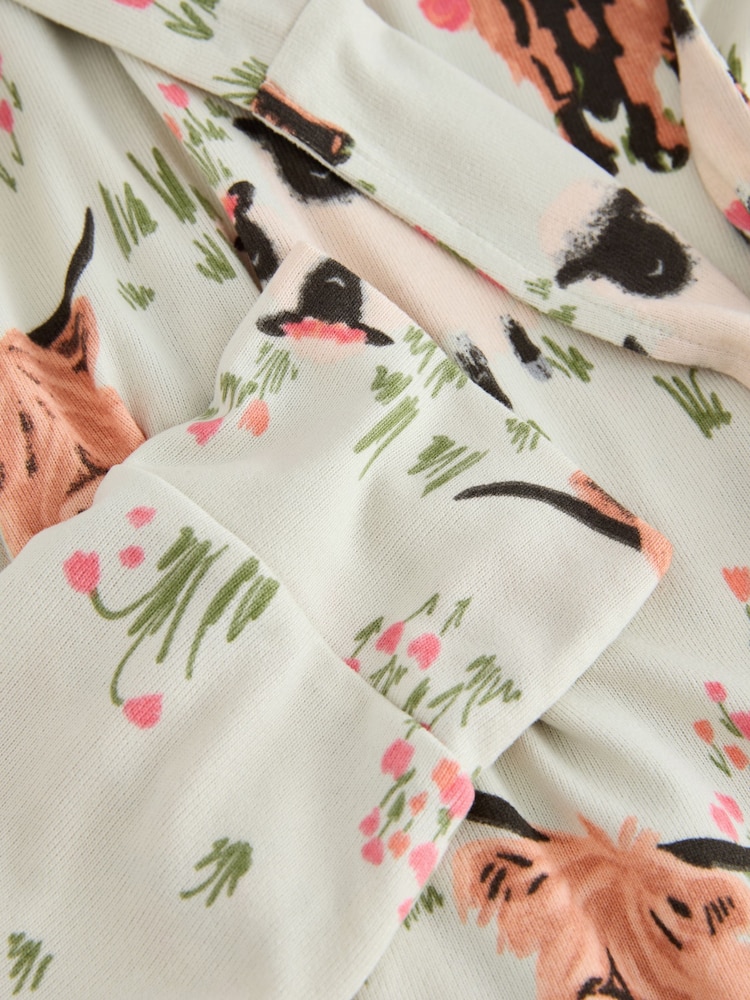 Sage Green Hamish The Highland Cow - Ērts, viegls halāts - Attēls 3 no 3 Sage Green Hamish The Highland Cow - Ērts, viegls halāts - Attēls 3 no 3