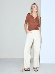 بني - رداء عُلوي كتان بولو بملمس بارز - صورة 4 من 8