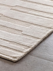 Gallery Home White Alabama Tufted Tonal Rug - Image 3 of 6