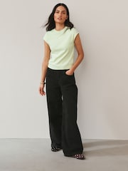 Limettengrün - T-Shirt mit Flügelärmeln und Rundhals - Bild 2 von 7