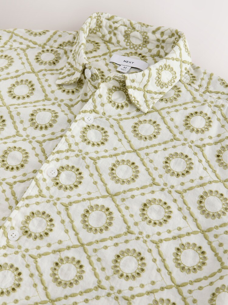 أخضر مطرز - قميص مطرز منقوش بكم قصير - صورة 3 من 3