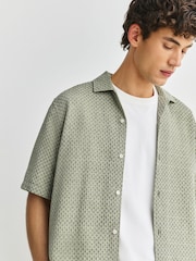 أخضر - قميص بكم قصير مزركش - Image 1 of 7