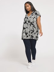 Blusa texturizada Yours Curve com pregas frontais - Imagem 2 de 5
