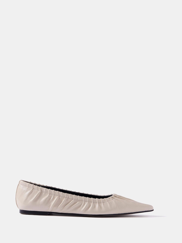 Mint Velvet Arella Leather Ballet Flat Shoes - صورة 1 من 4 Mint Velvet Arella Leather Ballet Flat Shoes - صورة 1 من 4