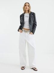Chaqueta motera de piel sintética de River Island - Imagen 2 de 4