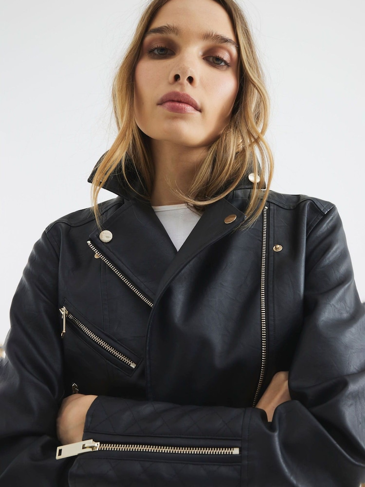 Chaqueta motera de piel sintética de River Island - Imagen 4 de 4 Chaqueta motera de piel sintética de River Island - Imagen 4 de 4
