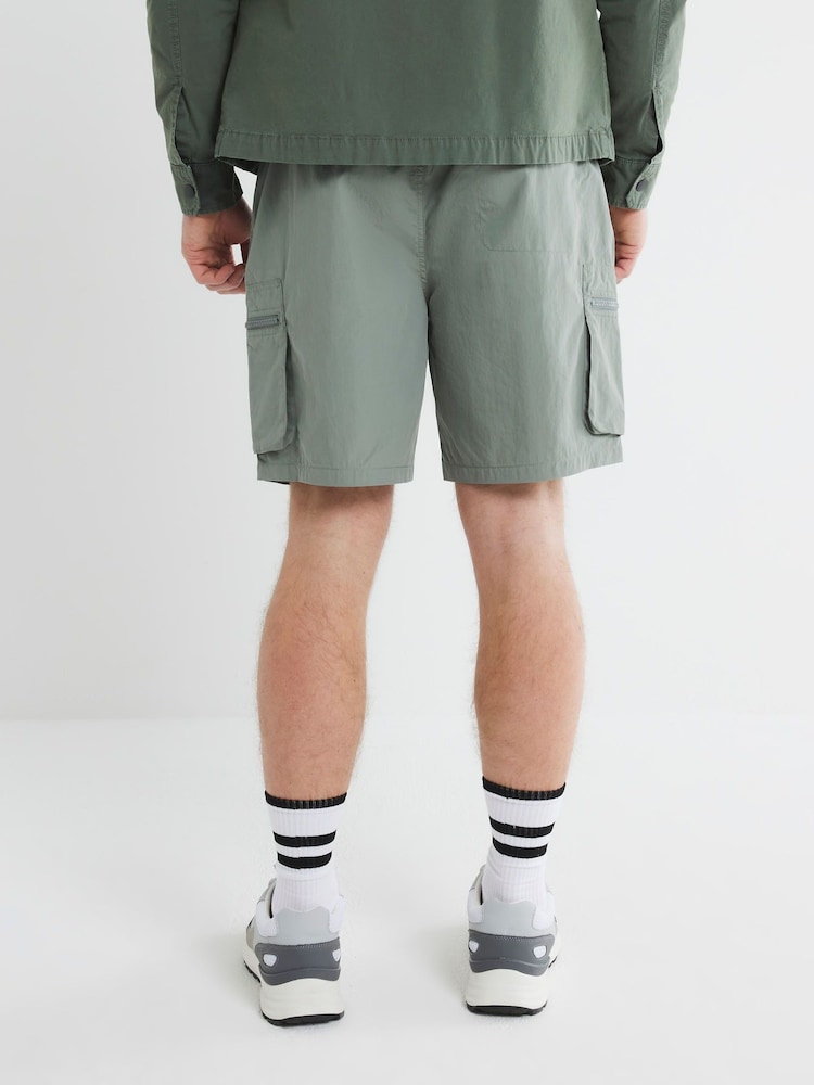 River Island Green Nylon Cargo Shorts - Image 2 of 6